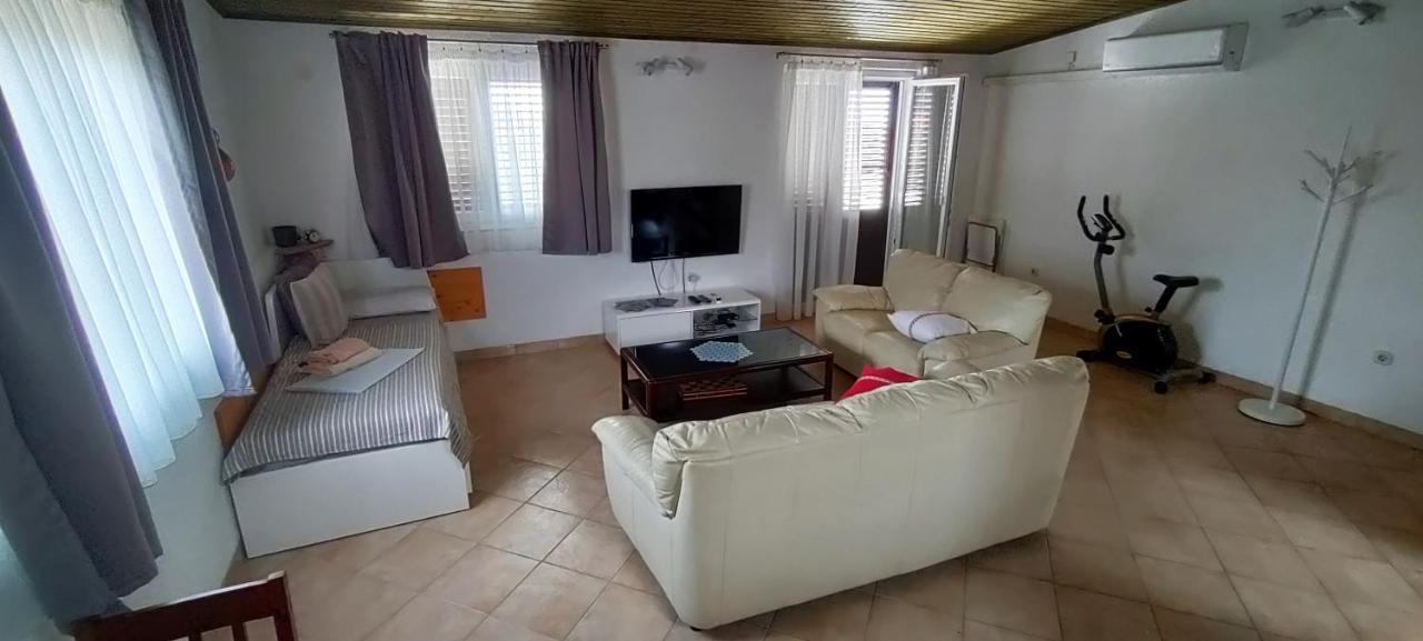 House Elan Apartment Kornic Luaran gambar