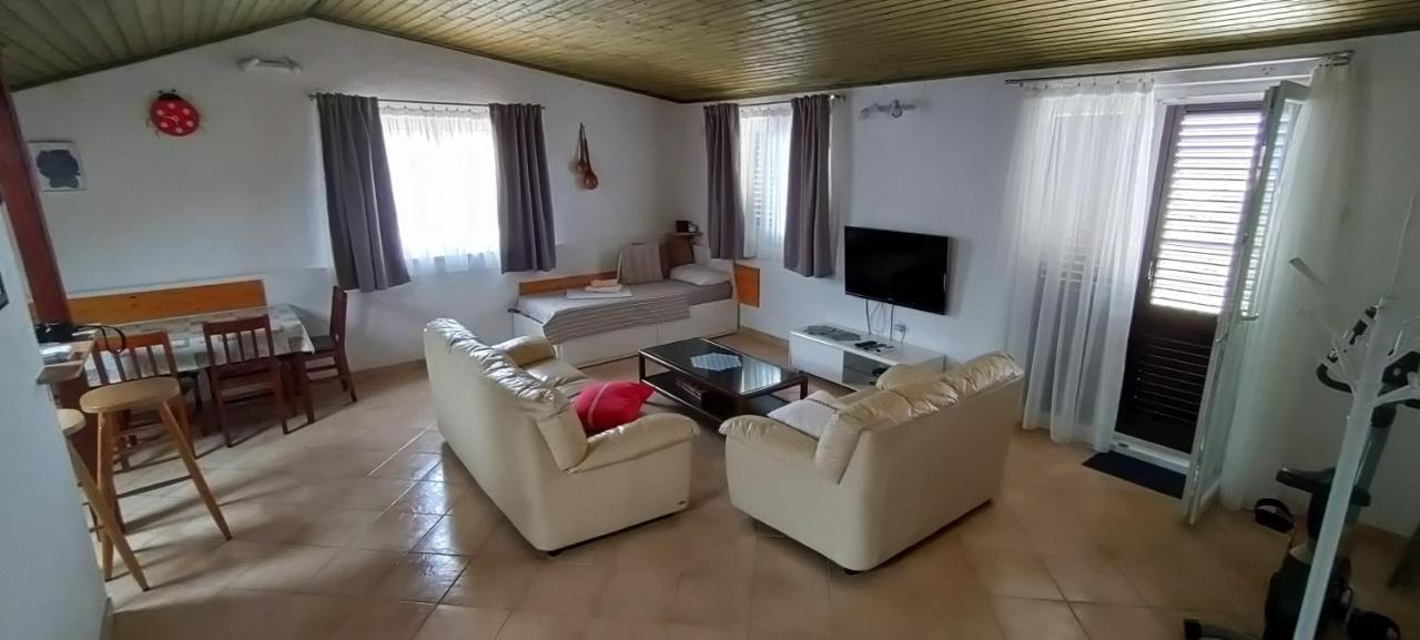 House Elan Apartment Kornic Luaran gambar